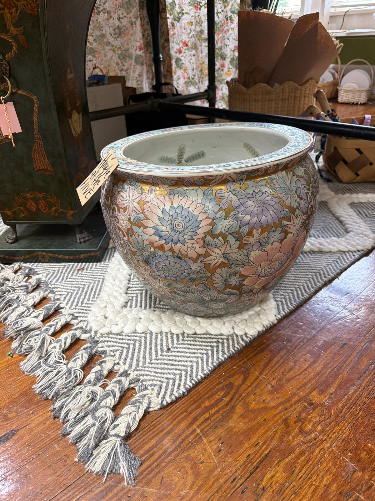 Chinese Famille Rose Porcelain Planter