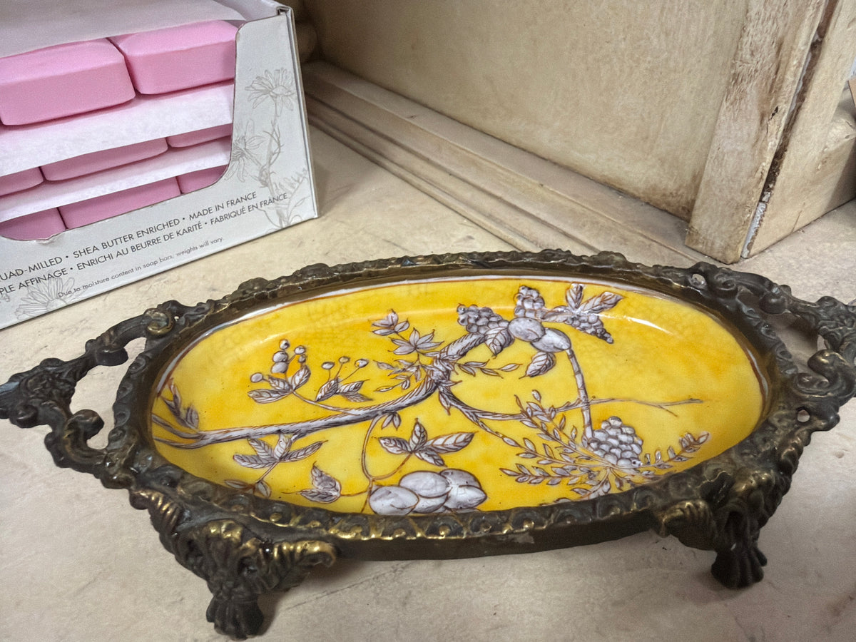 Hua Rong Tang Zhi Yellow footed dish