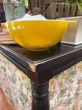 Vintage Pyrex-Yellow